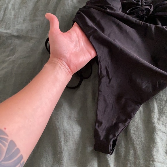 Ruched cutout high leg black one piece bikini - Picture 3 of 5
